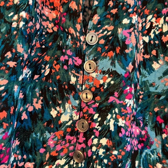 TIME and TRU XXL VIBRANT COLORED SLEEVELESS TOP - Picture 4 of 9